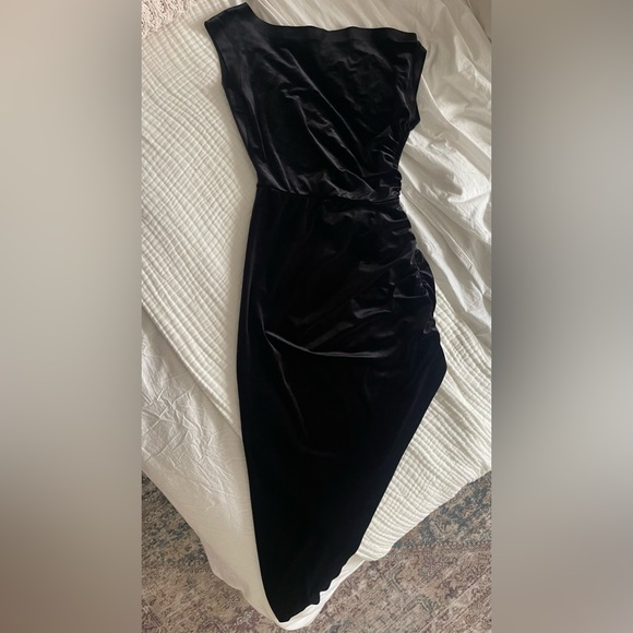 Norma Kamali Drop Shoulder Side Drape Gown in Black velvet - Picture 7 of 13